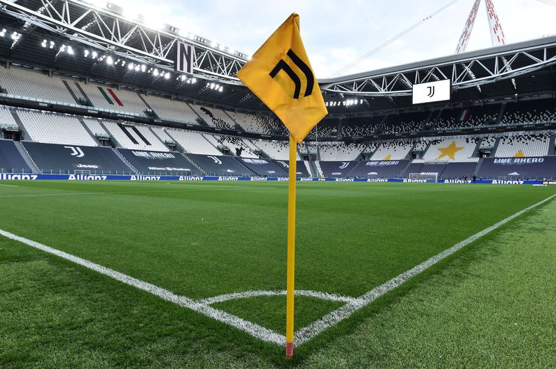 &copy; Reuters. Imagen de archivo de una vista general del estadio Allianz antes del partido entre Juventus y Parma por la Serie A del fútbol italiano en Turín, Italia. 21 de abril, 2021. REUTERS/Massimo Pinca/Archivo