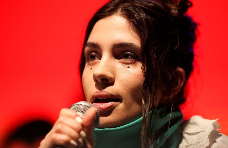 © Reuters. FILE PHOTO: Nadezhda Tolokonnikova, member of Russian punk band Pussy Riot, speaks during a news conference at Niceto in Buenos Aires, Argentina April 14, 2019. Picture taken April 14, 2019. REUTERS/Agustin Marcarian/File Photo