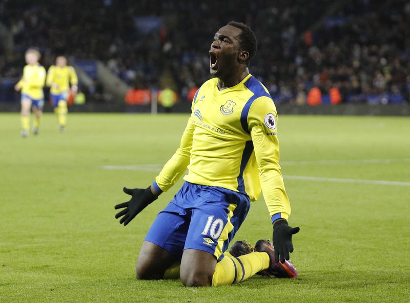 &copy; Reuters. Lukaku comemora gol em partida pelo Everton, no King Power Stadium 
 26/12/16   REUTERS / Darren Staples 