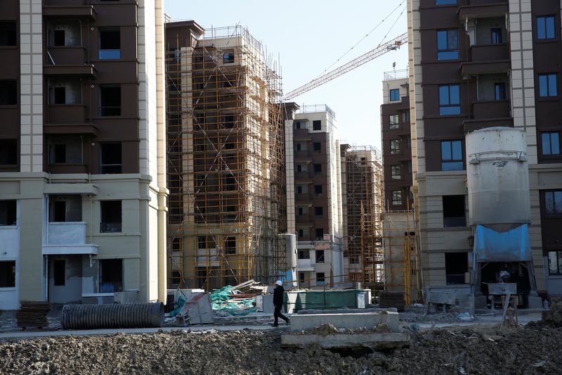 &copy; Reuters. FILE PHOTO: A new residential quarter of the Country Garden is seen in Shanghai, China, February 10, 2017. Picture taken February 10, 2017. REUTERS/Aly Song