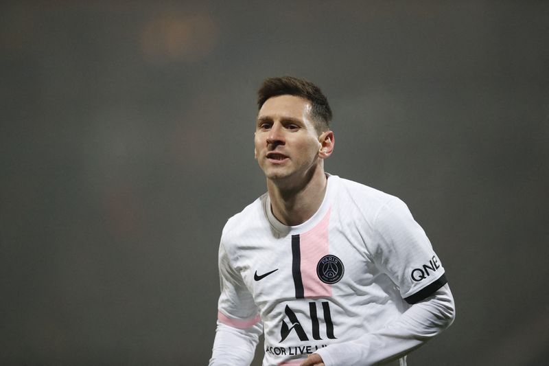 Soccer-PSG's Messi and three others test positive for COVID-19