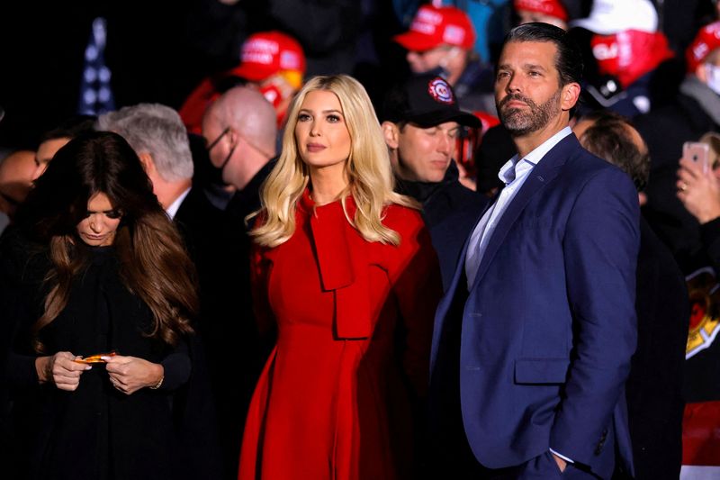 © Reuters. FILE PHOTO: Kimberly Guilfoyle, White House senior advisor Ivanka Trump, White House senior advisor Jared Kushner and Donald Trump Jr. look on as U.S. President Donald Trump holds a campaign rally at Kenosha Regional Airport in Kenosha, Wisconsin, U.S., November 2, 2020. REUTERS/Carlos Barria/File Photo