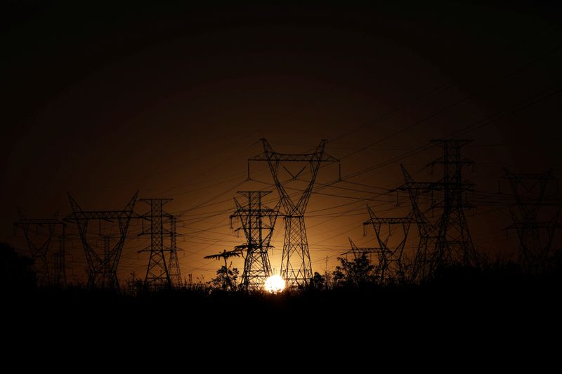 &copy; Reuters. Torres e linhas de transmissão de energia em Brasília (DF) 
31/08/2017
REUTERS/Ueslei Marcelino