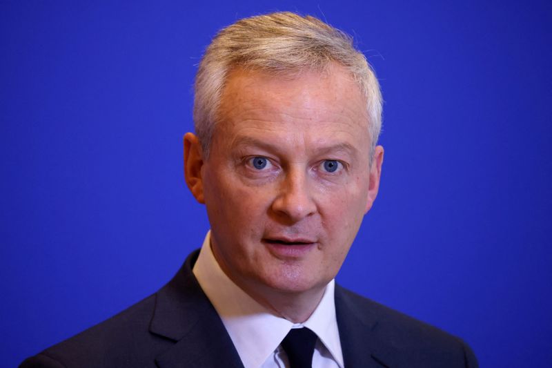 &copy; Reuters. FILE PHOTO: French Economy and Finance Minister Bruno Le Maire attends a joint news conference with Paschal Donohoe, Eurogroup President and Irish Finance Minister, (not seen) after a meeting at the Bercy Finance Ministry in Paris, France, November 29, 20