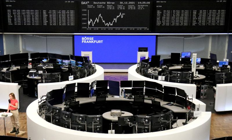 &copy; Reuters. FILE PHOTO: The German share price index DAX graph is pictured at the stock exchange in Frankfurt, Germany, December 30, 2021.  REUTERS/Staff