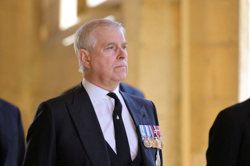 © Reuters. FILE PHOTO: Britain's Britain's Prince Andrew, Duke of York, looks on during the funeral of Britain's Prince Philip, husband of Queen Elizabeth, who died at the age of 99, in Windsor, Britain, April 17, 2021. Chris Jackson/Pool via REUTERS/File Photo
