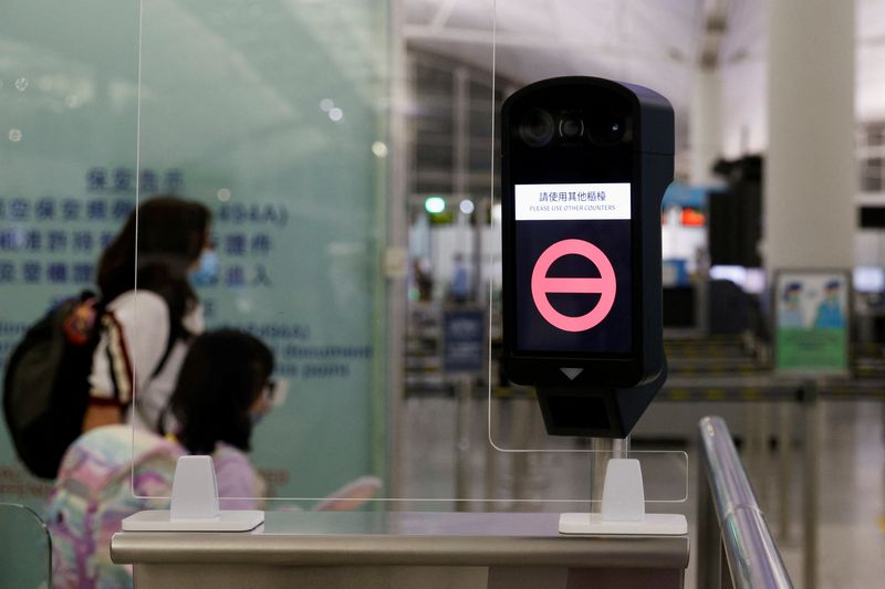 &copy; Reuters. A closed counter is seen at the departures hall of the Hong Kong International Airport in Hong Kong, China June 30, 2021. REUTERS/Tyrone Siu/Files