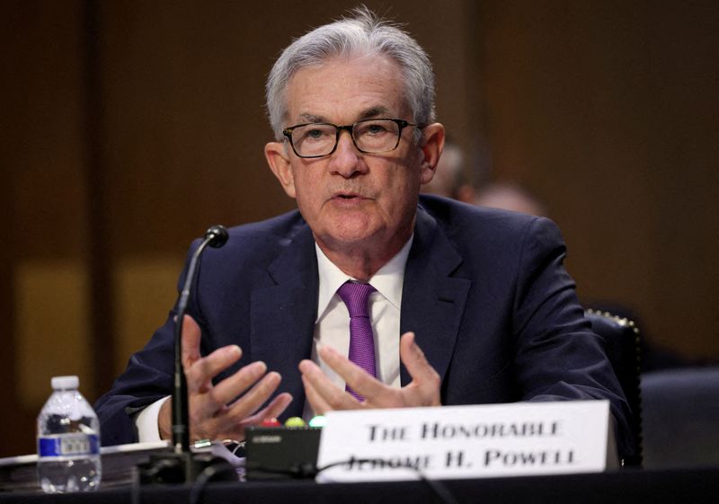 © Reuters. FILE PHOTO: Federal Reserve Chair Jerome Powell testifies during a Senate Banking, Housing and Urban Affairs Committee hearing at the Hart Senate Office Building in Washington, DC, U.S., September 28, 2021. Kevin Dietsch/Pool via REUTERS/File Photo