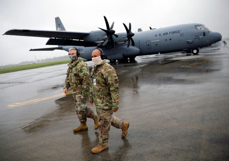 &copy; Reuters. Soldados dos EUA em base aérea do país em Fussa, no Japão
21/05/2020
REUTERS/Issei Kato