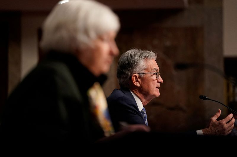 &copy; Reuters. FILE PHOTO: Federal Reserve Chair Jerome Powell testifies before a Senate Banking Committee hybrid hearing on oversight of the Treasury Department and the Federal Reserve on Capitol Hill in Washington, U.S., November 30, 2021. REUTERS/Elizabeth Frantz/Fil