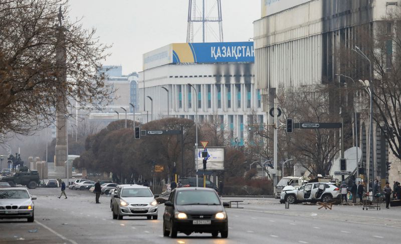 &copy; Reuters. Una vista muestra el centro de la ciudad tras las protestas desencadenadas por el aumento del precio del combustible en Almaty, Kazajistán, 7 de enero de 2022. REUTERS/Pavel Mikheyev
