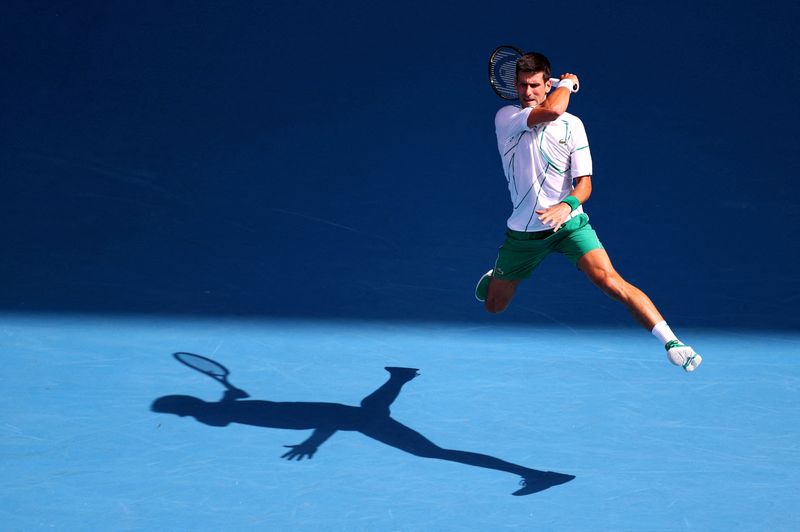 &copy; Reuters. Le numéro un mondial de tennis Novak Djokovic sera autorisé à jouer lors du tournoi de Roland Garros cette année même s'il n'est pas vacciné contre le COVID-19, a assuré vendredi la ministre française des Sports, Roxana Maracineanu. /Photo d'archi