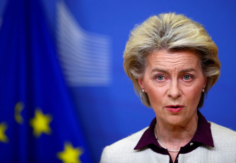 &copy; Reuters. La presidenta de la Comisión Europea, Ursula von der Leyen, en la sede de la Comisión Europea en Bruselas, Bélgica, 26 de noviembre de 2021. REUTERS/Johanna Geron
