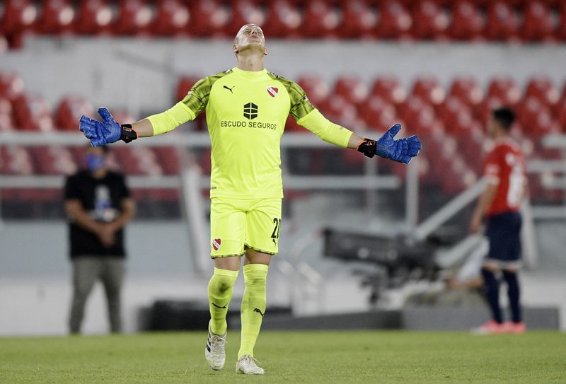 &copy; Reuters. Dic 17, 2020 
Foto de archivo del arquero de Independiente Sebastian Sosa en un partido de la Copa Sudamericana ante Lanús. 
Pool via REUTERS/Juan Mabromata