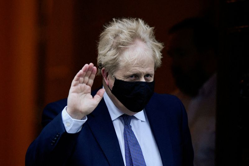 &copy; Reuters. رئيس الوزراء البريطاني بوريس جونسون في لندن يوم الخامس من يناير كانون الثاني 2022. تصوير: توبي ملفيل - رويترز