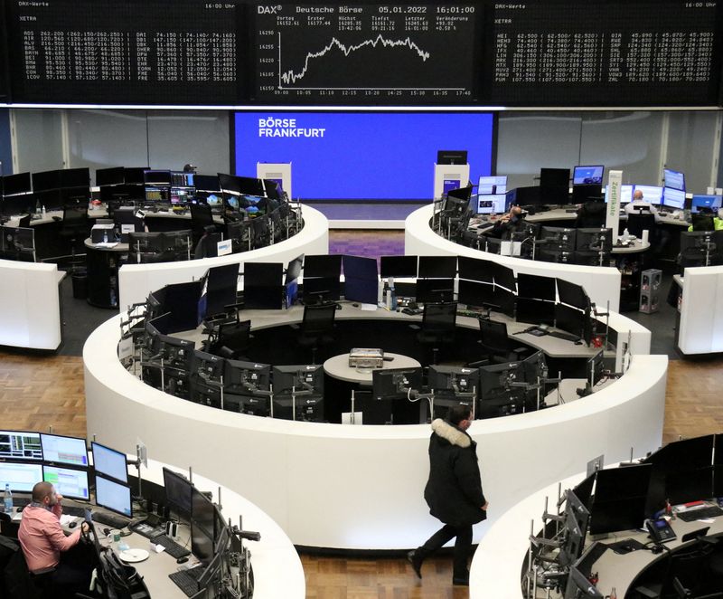 &copy; Reuters. FILE PHOTO: The German share price index DAX graph is pictured at the stock exchange in Frankfurt, Germany, January 5, 2022.    REUTERS/Staff