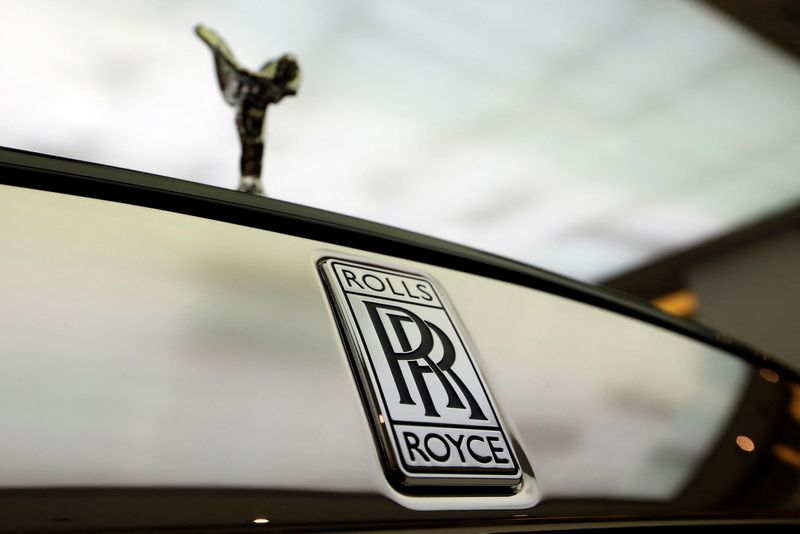 &copy; Reuters. شعار رولزرويس على سيارة في بانكوك بصورة من أرشيف رويترز.
