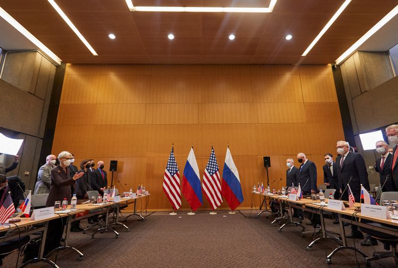 &copy; Reuters. جلسة محادثات بين وفدي روسيا والولايات المتحدة برعاية الأمم المتحدة في جنيف يوم الاثنين. رويترز