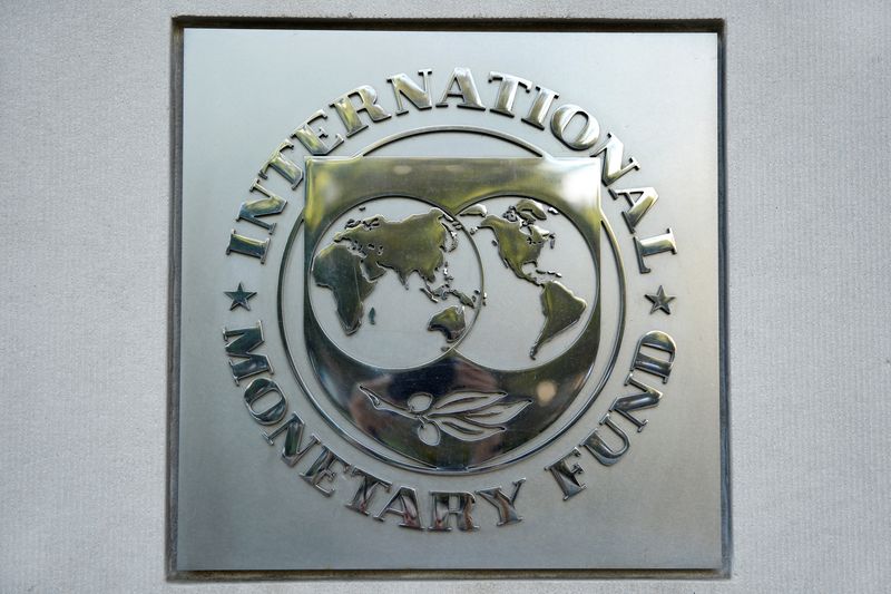 &copy; Reuters. FILE PHOTO: International Monetary Fund (IMF) logo is seen at the IMF headquarters building during the IMF/World Bank annual meetings in Washington, U.S., October 14, 2017. REUTERS/Yuri Gripas