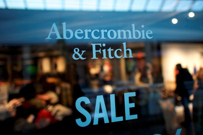 Supply woes, Omicron push Abercrombie, Big Lots to issue dull sales view