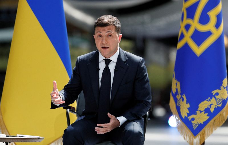 &copy; Reuters. FILE PHOTO: Ukraine's President Volodymyr Zelenskiy speaks during his annual news conference at the Antonov aircraft plant in Kyiv, Ukraine May 20, 2021. REUTERS/Gleb Garanich