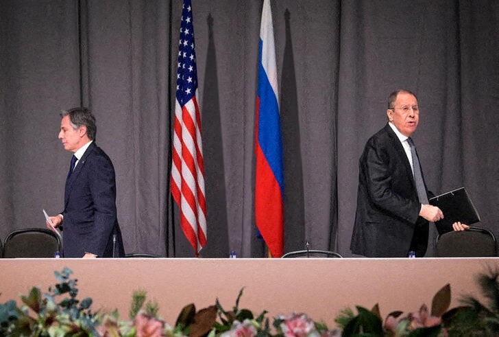 &copy; Reuters. US Secretary of State Antony Blinken meets with Russian Foreign Minister Sergei Lavrov during a meeting of the Organization for Security and Co-operation in Europe, Stockholm, Sweden December 2, 2021. Jonathan Nackstrand/Pool via REUTERS     TPX IMAGES OF