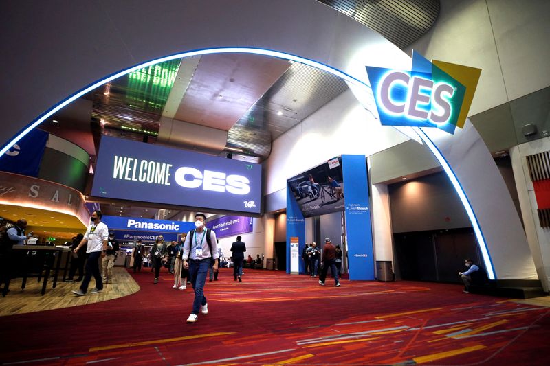 &copy; Reuters. FILE PHOTO: A sign in the Las Vegas Convention Center lobby welcomes attendees to CES 2022 in Las Vegas, Nevada, U.S., January 6, 2022. REUTERS/Steve Marcus