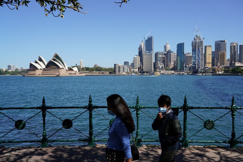 &copy; Reuters. 　１月１２日、オーストラリアで最も人口の多いニューサウスウェールズ（ＮＳＷ）州では１２日、新型コロナウイルスの死者が過去最多を記録した。写真は同州シドニーで昨年１０月撮影