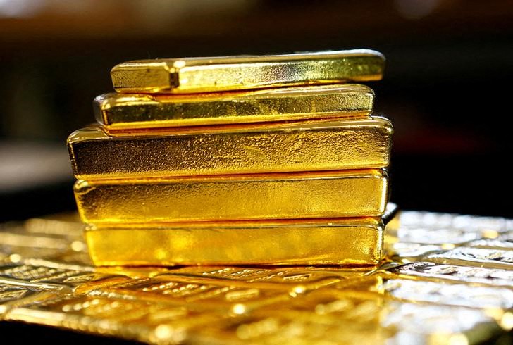 &copy; Reuters. Imagen de archivo de lingotes de oro apilados en la Planta de Separación Austriaca de Oro y Plata &quot;Oegussa&quot; en Viena, Austria.