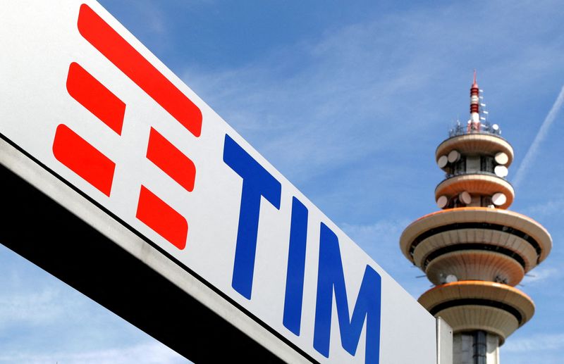 &copy; Reuters. FILE PHOTO: Telecom Italia logo in Milan, Italy, May 25, 2016.  REUTERS/Stefano Rellandini