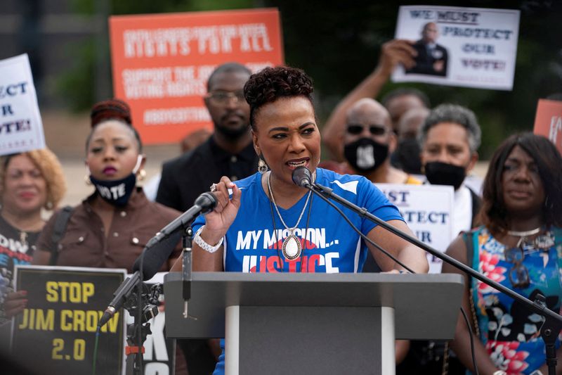&copy; Reuters. FILE PHOTO: Bernice King, daughter of MLK Jr., speaks during a rally against the state's new voting restrictions outside the Georgia State Capitol in Atlanta, Georgia, U.S., June 8, 2021. REUTERS/Elijah Nouvelage/File Photo