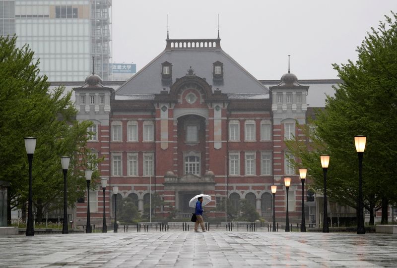 &copy; Reuters. 　１月１３日、東京都の小池百合子知事は、記者会見で、新型コロナウイルスのオミクロン変異株感染が拡大していることに関連して、病床使用率が２０％の段階で「まん延防止等重点措置