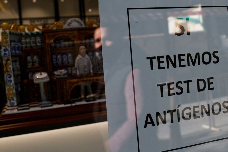 Spain to cap antigen test prices, expand booster programme