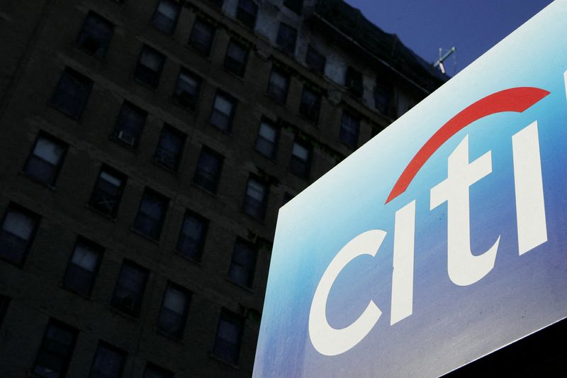 © Reuters. FILE PHOTO: A Citibank sign is seen outside of a bank outlet in New York March 4, 2009. REUTERS/Lucas Jackson/File Photo