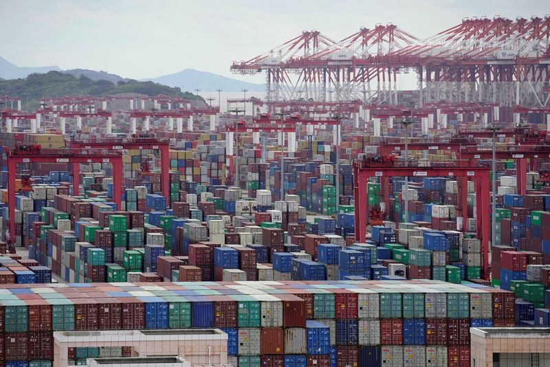 China posts record trade surplus in Dec and 2021 on robust exports