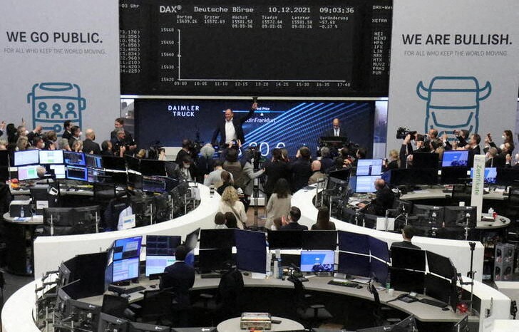 &copy; Reuters. The German share price index DAX graph is pictured at the stock exchange in Frankfurt, Germany, December10, 2021. Daimler Truck will start trading in Frankfurt after being spun off from Daimler, which is to be renamed Mercedes-Benz and retain a 35% stake 