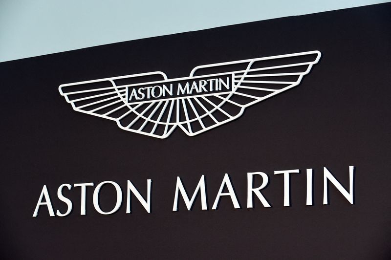 © Reuters. FILE PHOTO: An Aston Martin logo is pictured at the factory in Saint Athan, Wales, Britain December 6, 2019. REUTERS/Rebecca Naden/File Photo