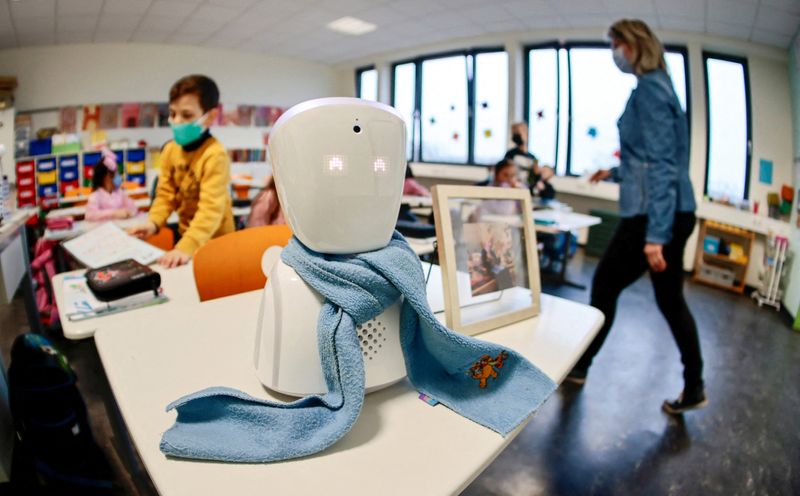 &copy; Reuters. Avatar robótico vai à escola para menino alemão doente 
13/01/2022
EUTERS/Hannibal Hanschke