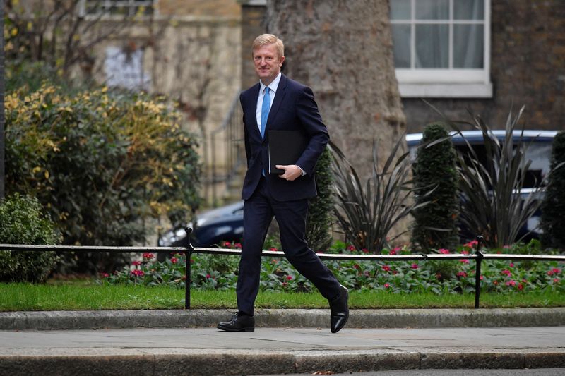 &copy; Reuters.  １月１６日、    英与党・保守党のオリバー・ダウデン幹事長（写真）は、ジョンソン首相に対する辞任要求を拒否しつつ、新型コロナウイルスのロックダウン（都市封鎖）中に複数のスタ