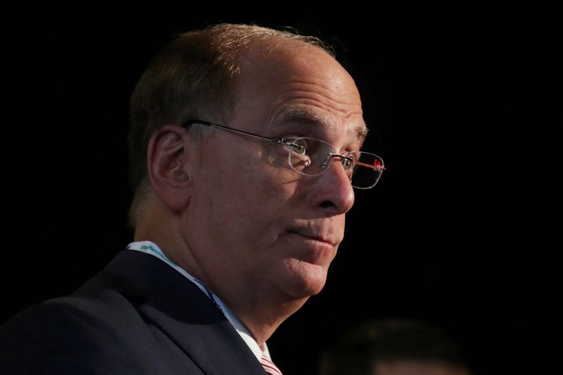 © Reuters. FILE PHOTO: Larry Fink, Chief Executive Officer of BlackRock, stands at the Bloomberg Global Business forum in New York, U.S., September 26, 2018. REUTERS/Shannon Stapleton