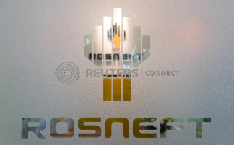 &copy; Reuters. FILE PHOTO: The logo of Russia's oil company Rosneft is pictured at the Rosneft Vietnam office in Ho Chi Minh City, Vietnam April 26, 2018. Picture taken April 26, 2018. REUTERS/Maxim Shemetov/File Photo
