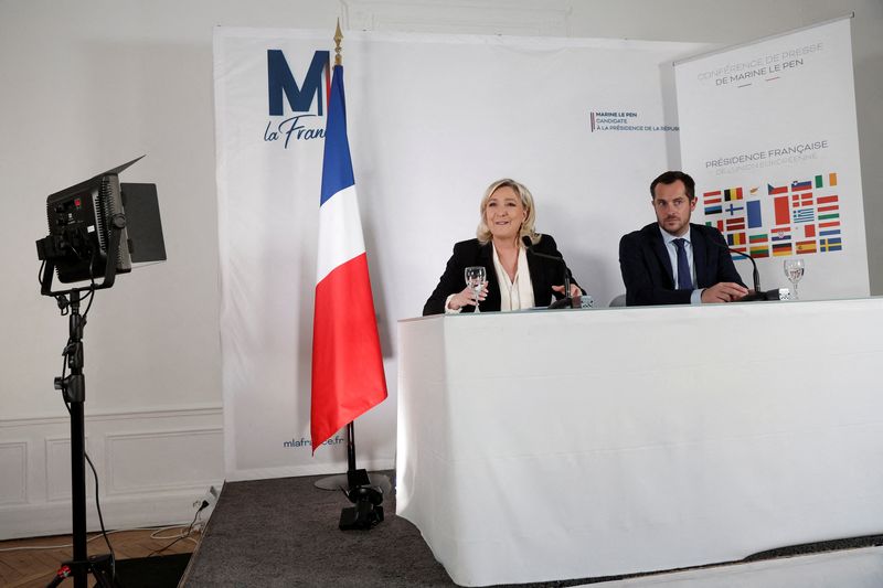 &copy; Reuters. Maîtrise des frontières et énergie seront les priorités de Marine Le Pen pour la fin de la présidence française de l'Union européenne si la candidate du Rassemblement national remporte l'élection présidentielle d'avril en France. /Photo prise le 