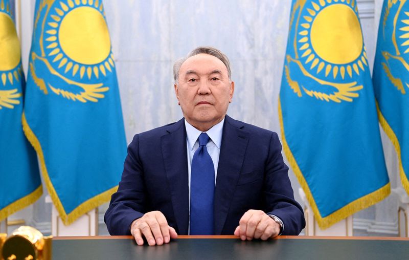 &copy; Reuters. L'ancien président du Kazakhstan Noursoultan Nazarbaïev est intervenu pour la première fois publiquement mardi depuis la violente crise traversée en début d'année par la république d'Asie centrale, en démentant les rumeurs de conflit au sein de l'