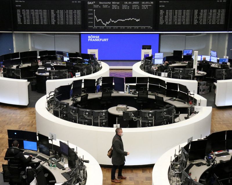 &copy; Reuters. FILE PHOTO: The German share price index DAX graph is pictured at the stock exchange in Frankfurt, Germany, January 18, 2022.    REUTERS/Staff