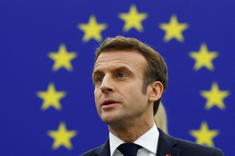 &copy; Reuters. Le président français Emmanuel Macron a plaidé pour une Europe plus protectrice et plus souveraine, mercredi, et proposé d'actualiser la Charte des droits fondamentaux de l'Union européenne (UE) pour y faire figurer la protection de l'environnement e