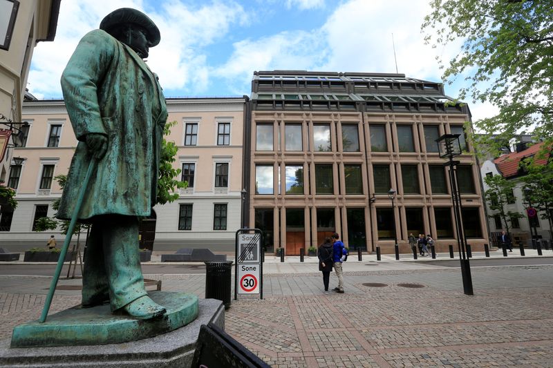 &copy; Reuters. FOTO DE ARCHIVO: Edificio del banco central de Noruega en Oslo, Noruega 31 de mayo de 2017. REUTERS/Ints Kalnins