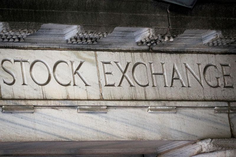 Wall Street se dirige vers un rebond, l'Europe hésite