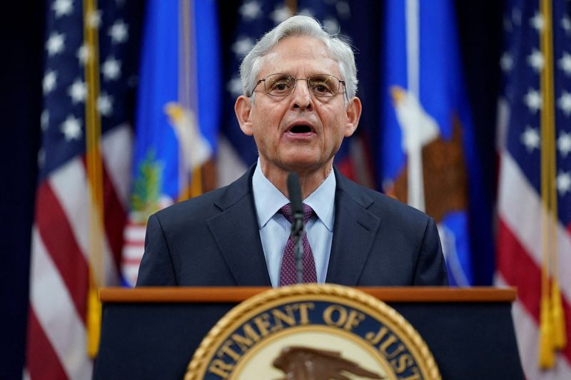 © Reuters. FILE PHOTO: U.S. Attorney General Merrick Garland speaks at the Department of Justice,  in advance of the one year anniversary of the attack on the U.S. Capitol, in Washington, Wednesday, Jan. 5, 2022. Carolyn Kaster/Pool via REUTERS