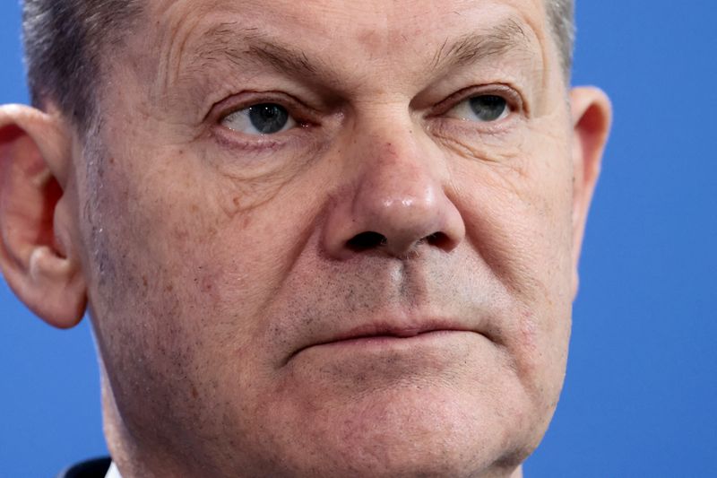 © Reuters. FILE PHOTO: German Chancellor Olaf Scholz attends a news conference alongside NATO Secretary General Jens Stoltenberg after their talks at the Chancellery in Berlin, Germany, January 18, 2022. REUTERS/Hannibal Hanschke/Pool/File Photo