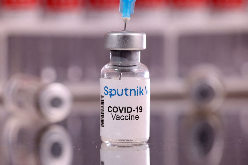 &copy; Reuters. قنينة تحتوي على لقاح سبوتنيك في. المضاد لكوفيد-19 في صورة بتاريخ 16 يناير كانون الثاني 2022. تصوير: دادو روفيتش - رويترز. 